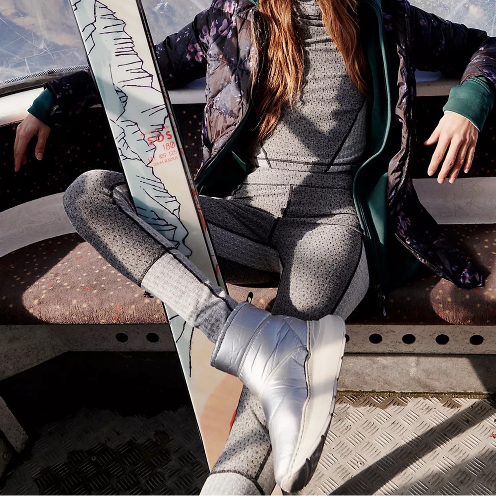 Free People Snow to Surf Metallic Puffer Boots Gunmetal Silver